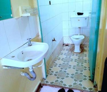 Nakuru Apartment | Cozy Studio Apartment at Whitehouse for Your Getaway