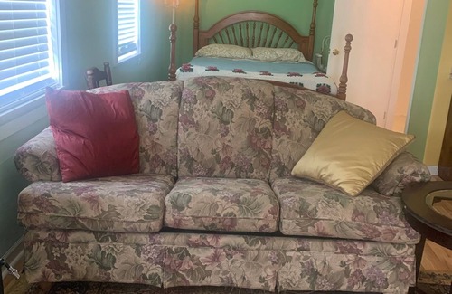 Salem Apartment | Cozy Studio Apartment with Full Kitchen for 4 Guests