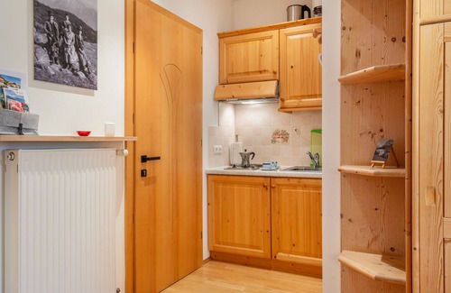 Renon Apartment | Cozy Studio Apartment 'Zunerhof Fenn' with Mountain Views