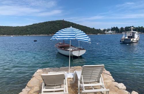 Cove Tri Zala (Zrnovo) Apartment | Discover Studio Apartments with Ocean Views and Pet-Friendly Amenities