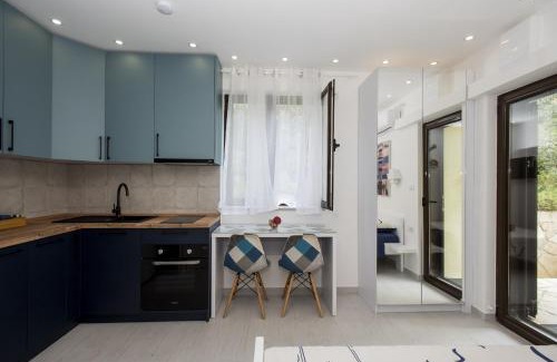 Kamenari Apartment | Oceanfront Studio Apartments Summer Time - Rated 9.5/10