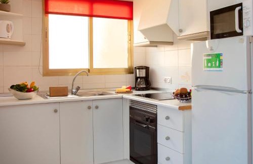 Calpe City Center Apartment | Budget-Friendly Studio Apolo VI-4: Ideal for Families