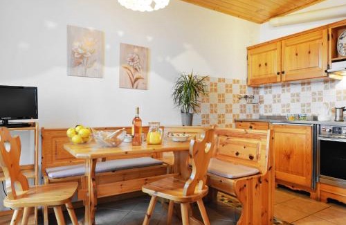 Alba Apartment | Pet-Friendly Studio Marmolada-5: Family Comfort Awaits