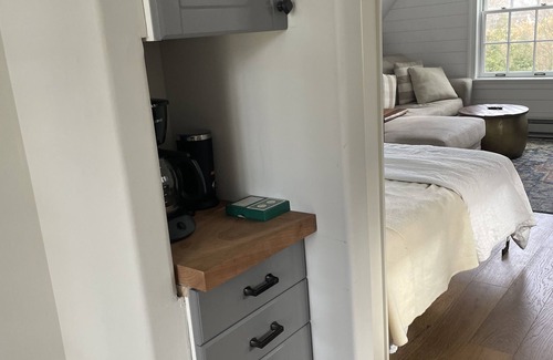 Saint Davids Apartment | Explore a Cozy Studio Apt in Downtown Wayne - Guest Rated 10/10