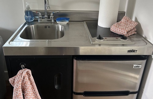 Saint Davids Apartment | Explore a Cozy Studio Apt in Downtown Wayne - Guest Rated 10/10