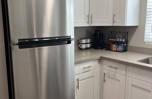 Montrose Apartment | Cozy Studio Apt @Montrose - Remote Work Haven Near Downtown