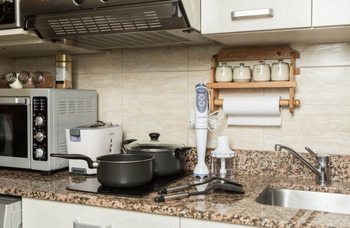 San Carlos de Bariloche Apartment | Bright Studio Apartment with Lake and Mountain Views