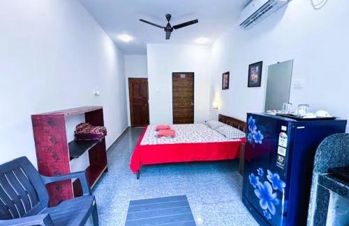 Arambol Apartment | Studio Arambol Hideaway R4 by Mukund Sadan Arambol