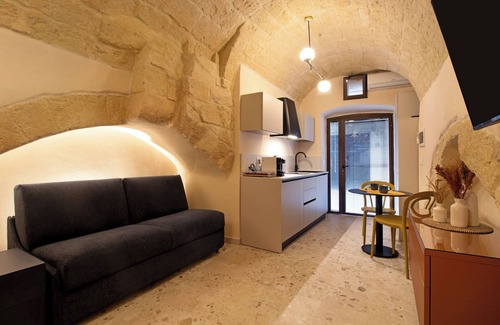 Mola di Bari Apartment | Studio 'Aria Di Sale' with Wi-Fi and Air Conditioning