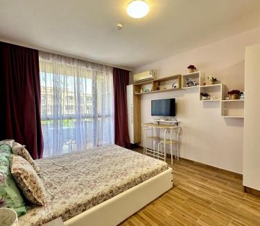 Chaika Apartment | Guest Rated: Studio at Kaskadas A44 with Pool Access