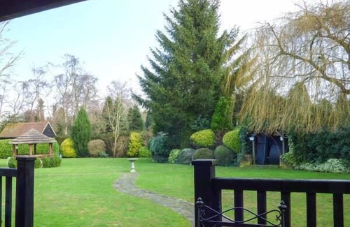 Harpenden Cottage | Guest Rated 10/10: Studio at Little Trees Farm with Kitchen