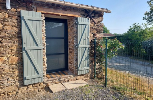 Divatte-sur-Loire Apartment | Cozy Studio in the Heart of Vineyards - Family Friendly Stay