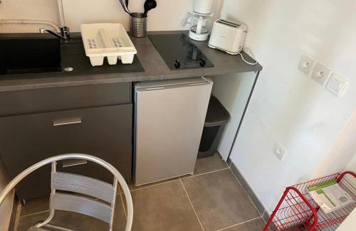 Chateauneuf-Grasse Apartment | Cozy Studio in the Heart of the Village - Pet & Child Friendly