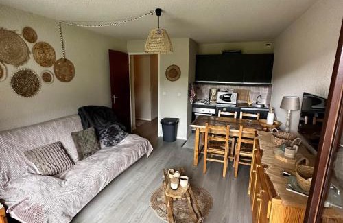 Correncon-en-Vercors Apartment | Cozy Studio at the Foot of the Slopes - Family Friendly