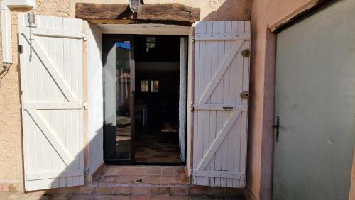 Puyloubier House | Pet-Friendly Studio at the Foot of Sainte Victoire