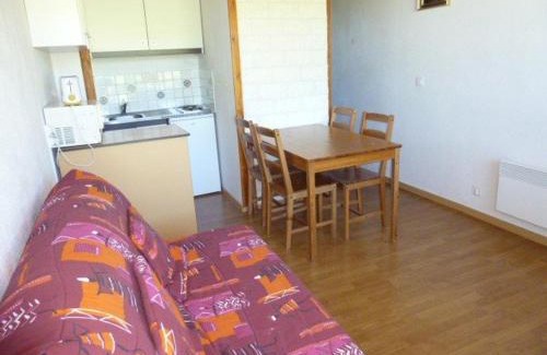 Arette Apartment | Cozy Studio with Mountain View Near Ski Slopes & Parking