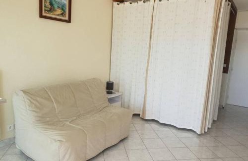 Dienville Apartment | Charming Studio au Port Dienville with Pet-Friendly Amenities