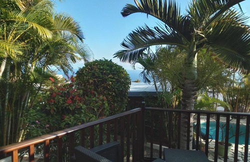 Les Avirons Apartment | Cozy Studio aux AVIRONS for Two with Pool & Ocean Views