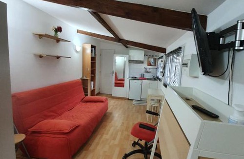 Conflans-Sainte-Honorine Apartment | Stylish Studio with Terrace - Guest Rated 9/10