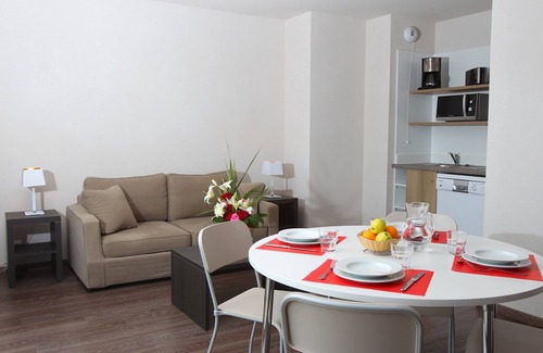 Roz-sur-Couesnon Apartment | Cozy Studio with Pool and Sauna Access for Relaxation