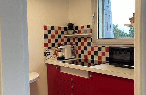Quend Apartment | Cozy Studio with Balcony, Steps from the Beach & Shops