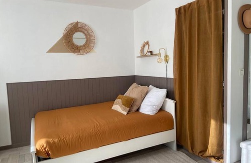 Bourg-en-Bresse Apartment | Cozy Studio with Balcony Near the Train Station