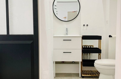 Vernier Apartment | Cozy Studio with Kitchen in Central Nice, Pet Friendly