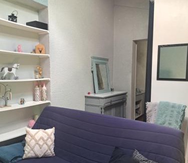 Roquefort Apartment | Cozy Studio with Garden Near Parc Walibi - Pet Friendly