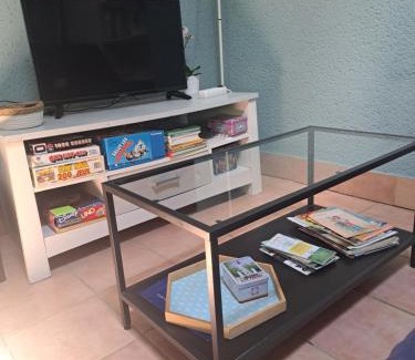 Roquefort Apartment | Cozy Studio with Garden Near Parc Walibi - Pet Friendly