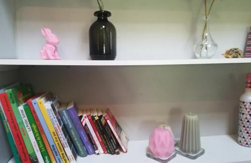 Roquefort Apartment | Cozy Studio with Garden Near Parc Walibi - Pet Friendly