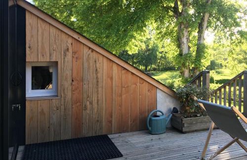 Aiguevive House | Inviting Studio with Terrace Near Abbaye d'Aiguevive