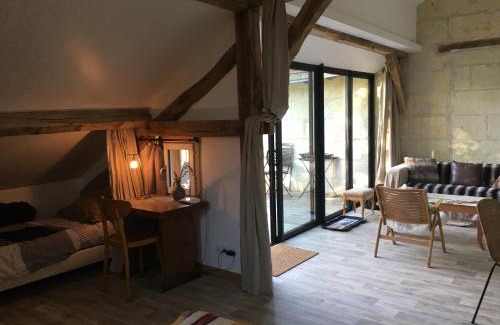 Aiguevive House | Inviting Studio with Terrace Near Abbaye d'Aiguevive