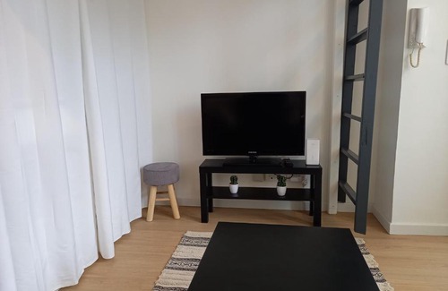 Maladiere Apartment | Cozy Studio with Terrace in Tranquil Dijon Residence