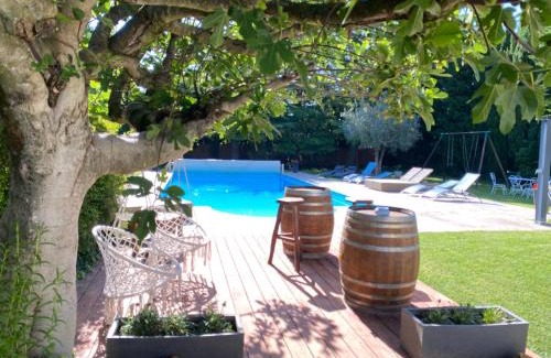 Grillon Apartment | Private Terrace Studio with Pool & Top Guest Rating 9.2
