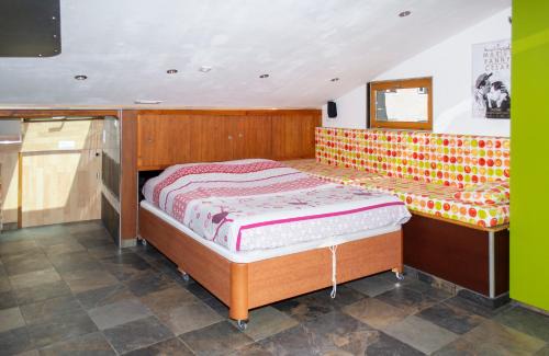 Puget-Theniers Apartment | Panoramic View Studio - Pet Friendly & Guest Rated 8.8/10