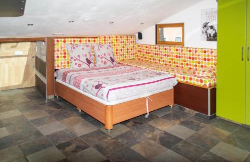 Puget-Theniers Apartment | Panoramic View Studio - Pet Friendly & Guest Rated 8.8/10