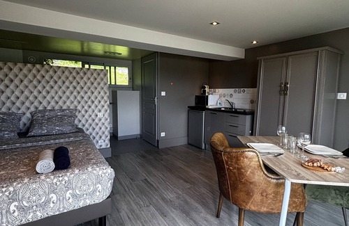 Beaugency Apartment | Scenic Studio Overlooking Loire with Grand Garden Access