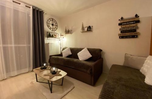 Saint-Etienne-en-Devoluy Apartment | Cozy Studio Overlooking the Slopes, Perfect for Families