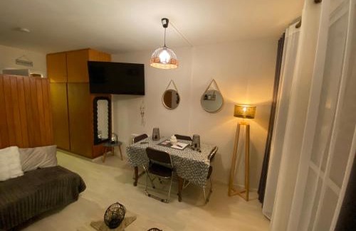 Saint-Etienne-en-Devoluy Apartment | Cozy Studio Overlooking the Slopes, Perfect for Families
