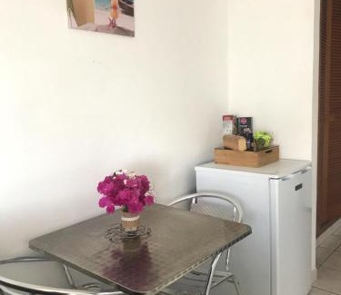 Tartane Apartment | Tranquil Studio with Sea View in La Trinite