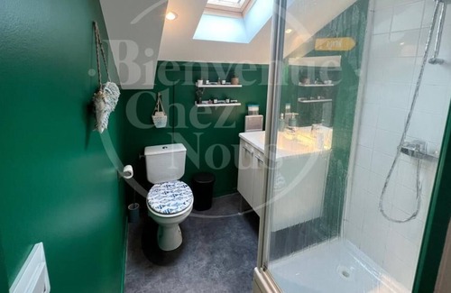 La Gare Apartment | Convenient Studio on Avenue de la République with Kitchen