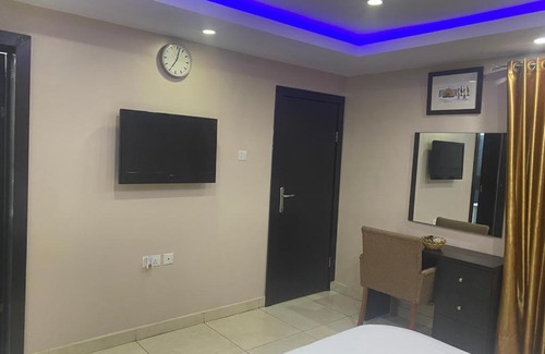 Lagos Apartment | Cozy Studio B at Hillside Gardens with Family-Friendly Amenities