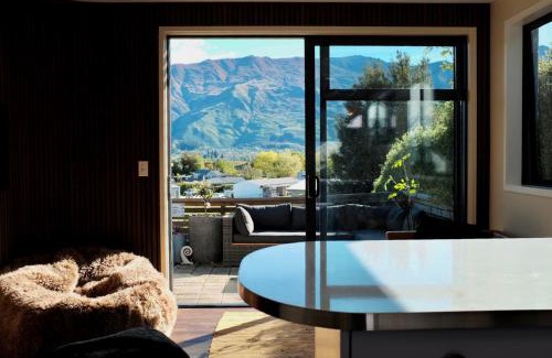 Wanaka Apartment | Studio B Style and tranquility in Wanaka NZ