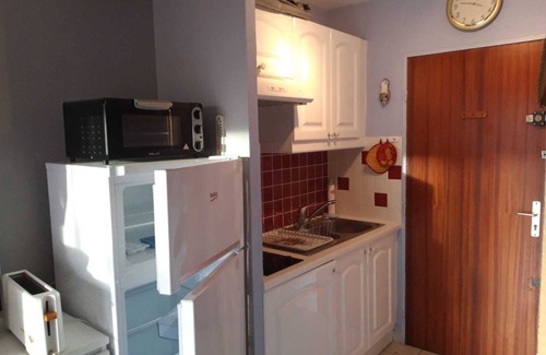 Balaruc-les-Bains Apartment | Pet-Friendly Studio Balaruc: 9.6/10 Near Beach & Cure