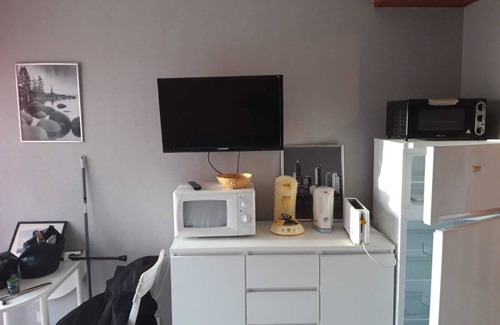 Balaruc-les-Bains Apartment | Pet-Friendly Studio Balaruc: 9.6/10 Near Beach & Cure