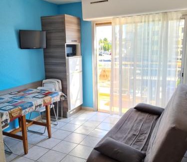Balaruc-les-Bains Apartment | Pet-Friendly Studio Balaruc les Bains with Views of Thau