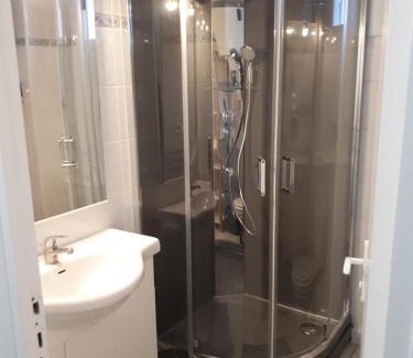 Balaruc-les-Bains Apartment | Pet-Friendly Studio Balaruc les Bains with Views of Thau
