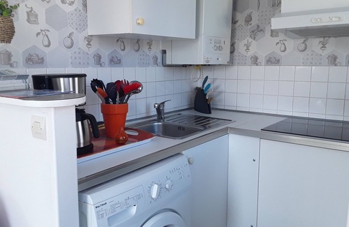 Ouistreham Apartment | Ideal Studio Beau Rivage, Steps from the Beach & Family-Friendly
