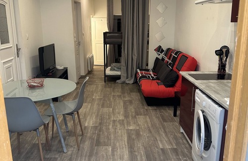 Bessan Apartment | Explore Studio Bessan: Family-Friendly Retreat Awaits