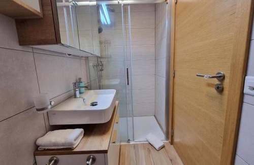Grimisuat Apartment | Pet-Friendly Studio Blackbird with High Guest Ratings